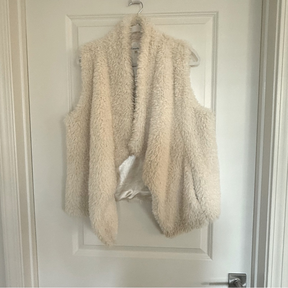 Faux Fur Cream Fuzzy Vest